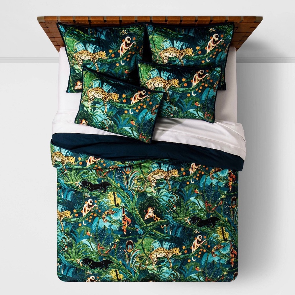 Animal Print Tufted Velvet Quilt+ 2 Standard Shams